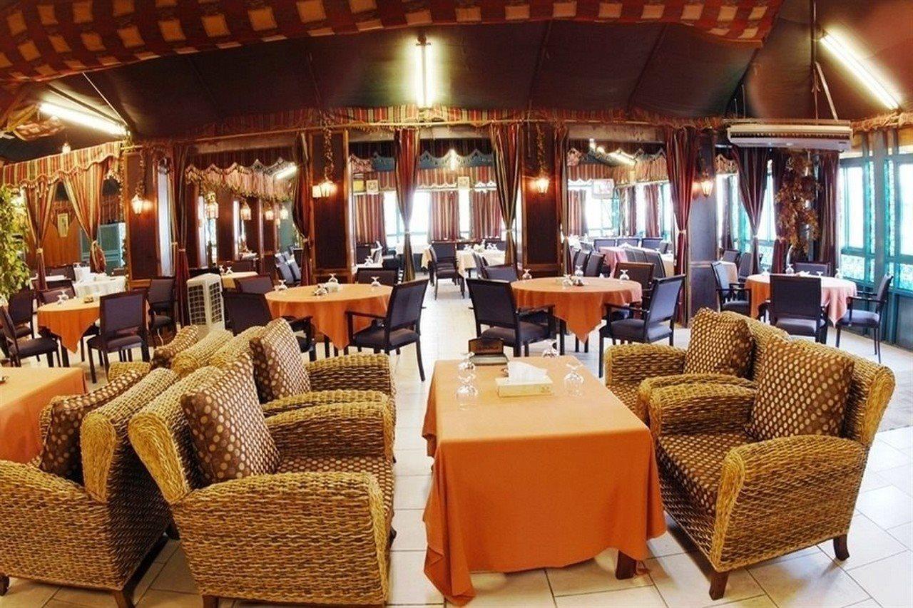 דוחה Al Bustan Hotel מראה חיצוני תמונה