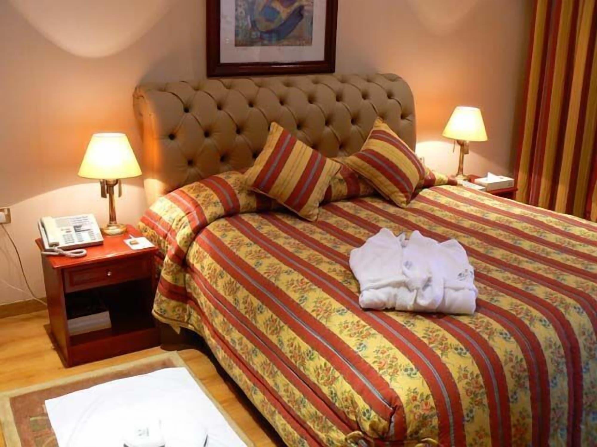 דוחה Al Bustan Hotel מראה חיצוני תמונה