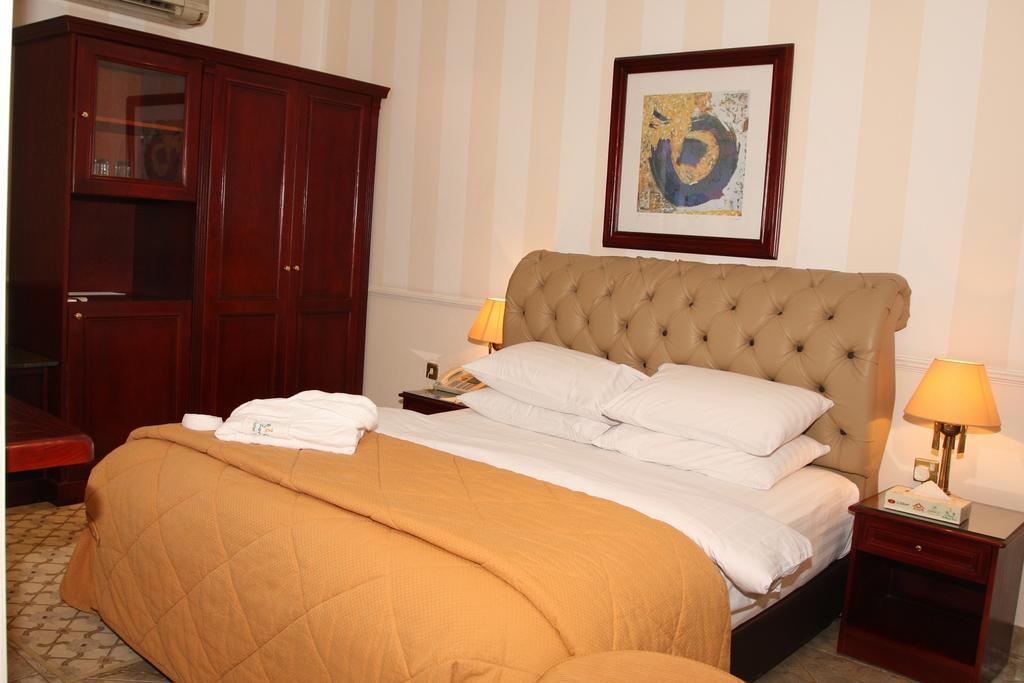 דוחה Al Bustan Hotel מראה חיצוני תמונה