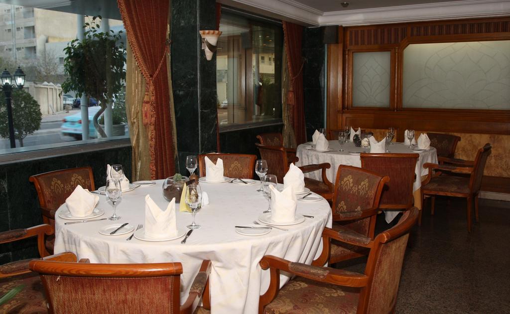 דוחה Al Bustan Hotel מראה חיצוני תמונה