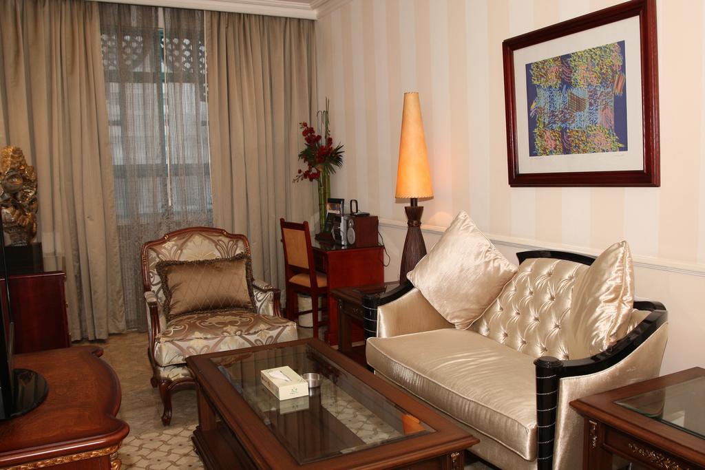 דוחה Al Bustan Hotel מראה חיצוני תמונה