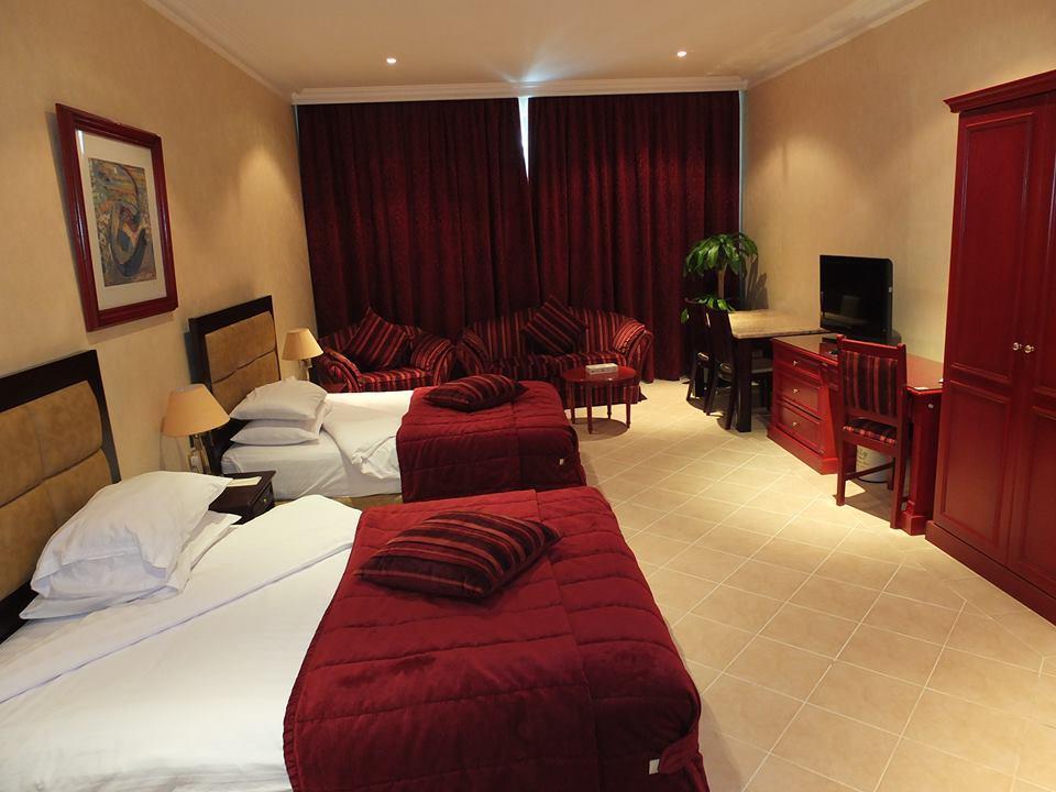 דוחה Al Bustan Hotel מראה חיצוני תמונה