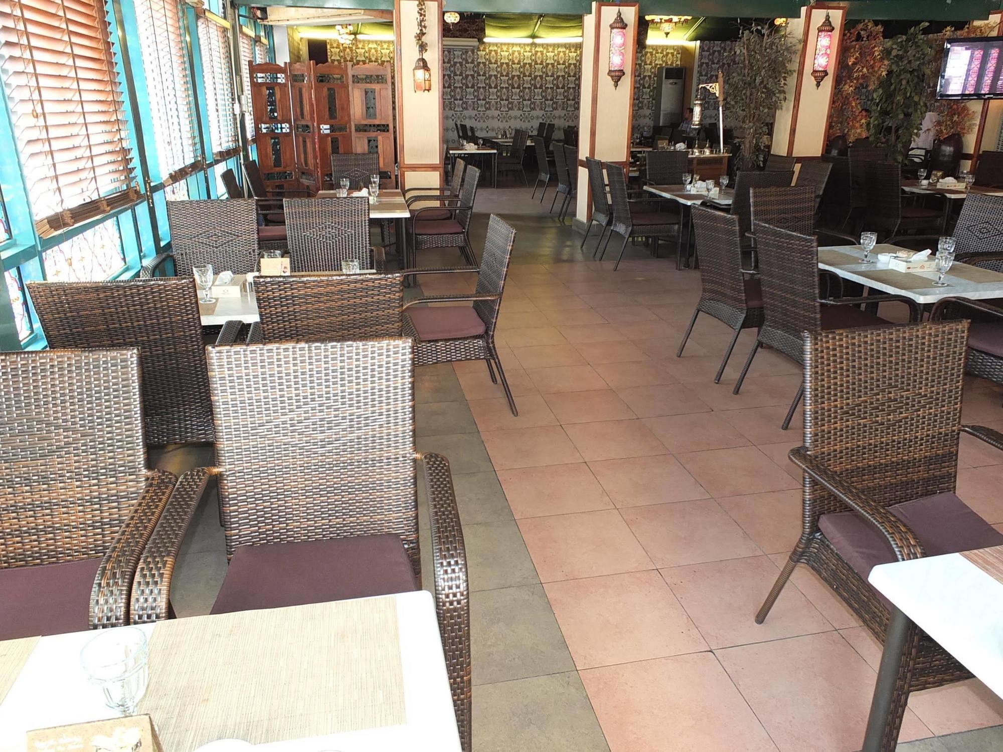 דוחה Al Bustan Hotel מראה חיצוני תמונה