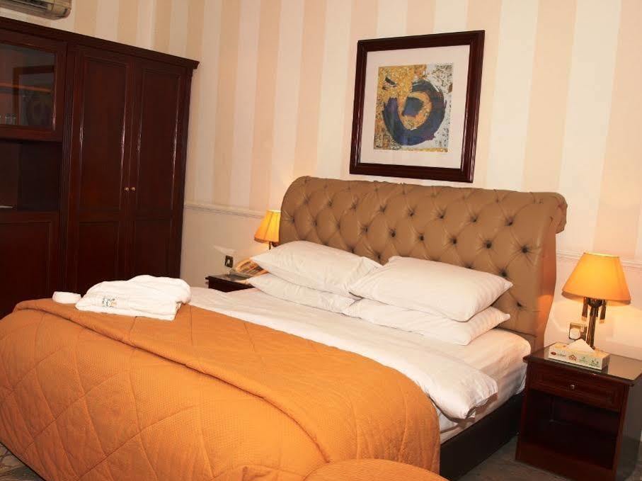 דוחה Al Bustan Hotel מראה חיצוני תמונה